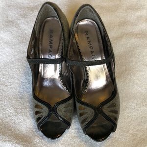 Vintage look wool & patent leather shoes